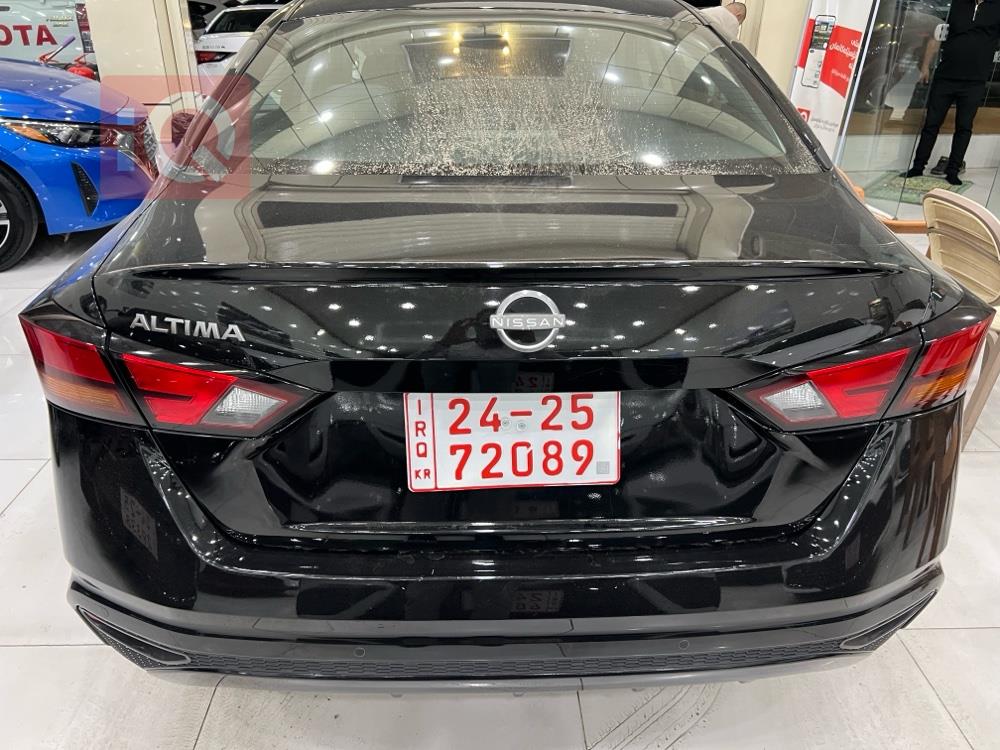 نیسان ئەلتیما